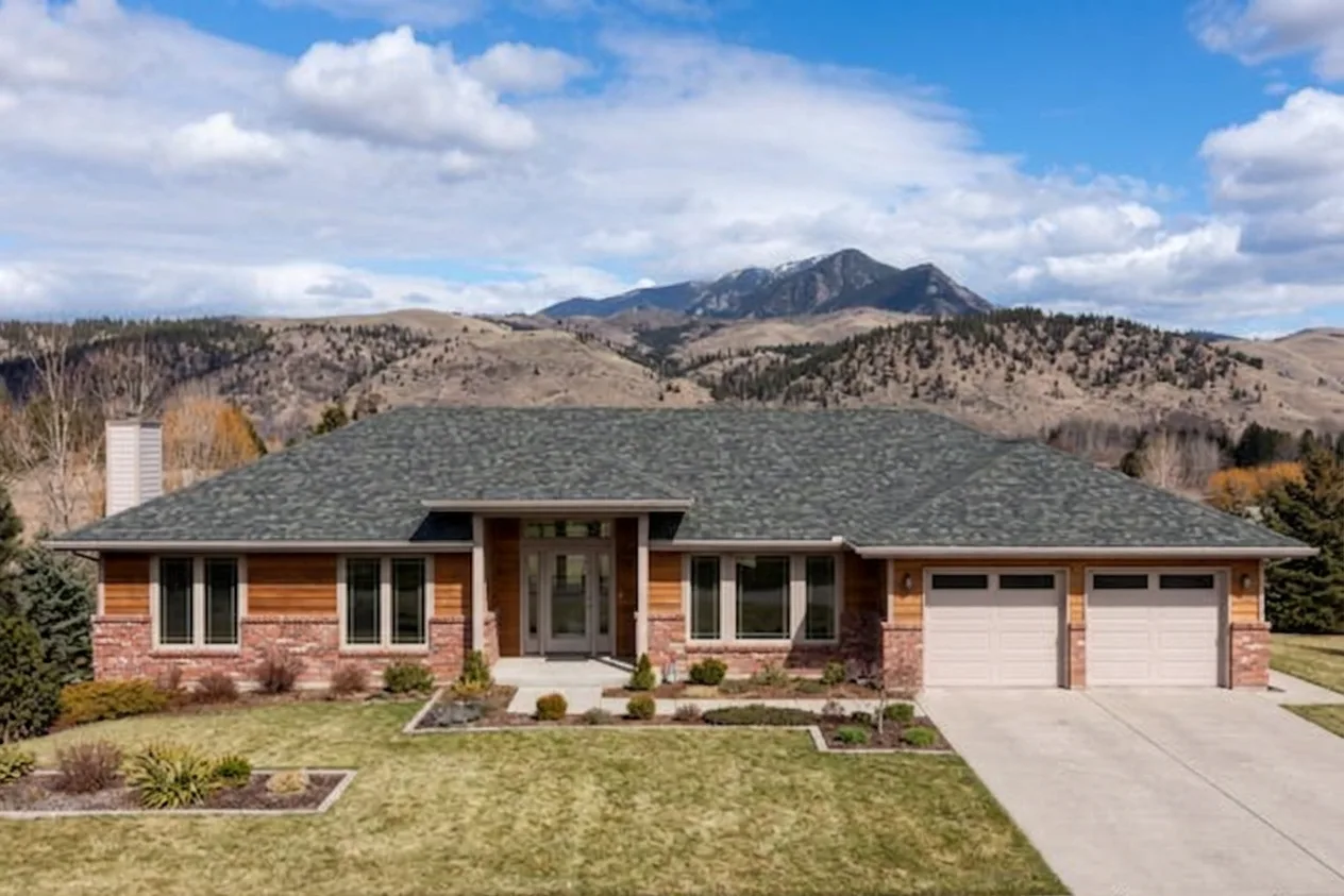Ranch home with Charcoal roof -- Malarkey Legacy Storm Grey (front)