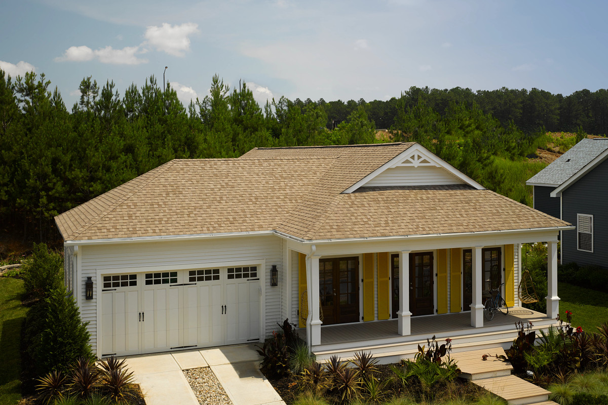 Florida home with Landmark Sunrise Cedar roof