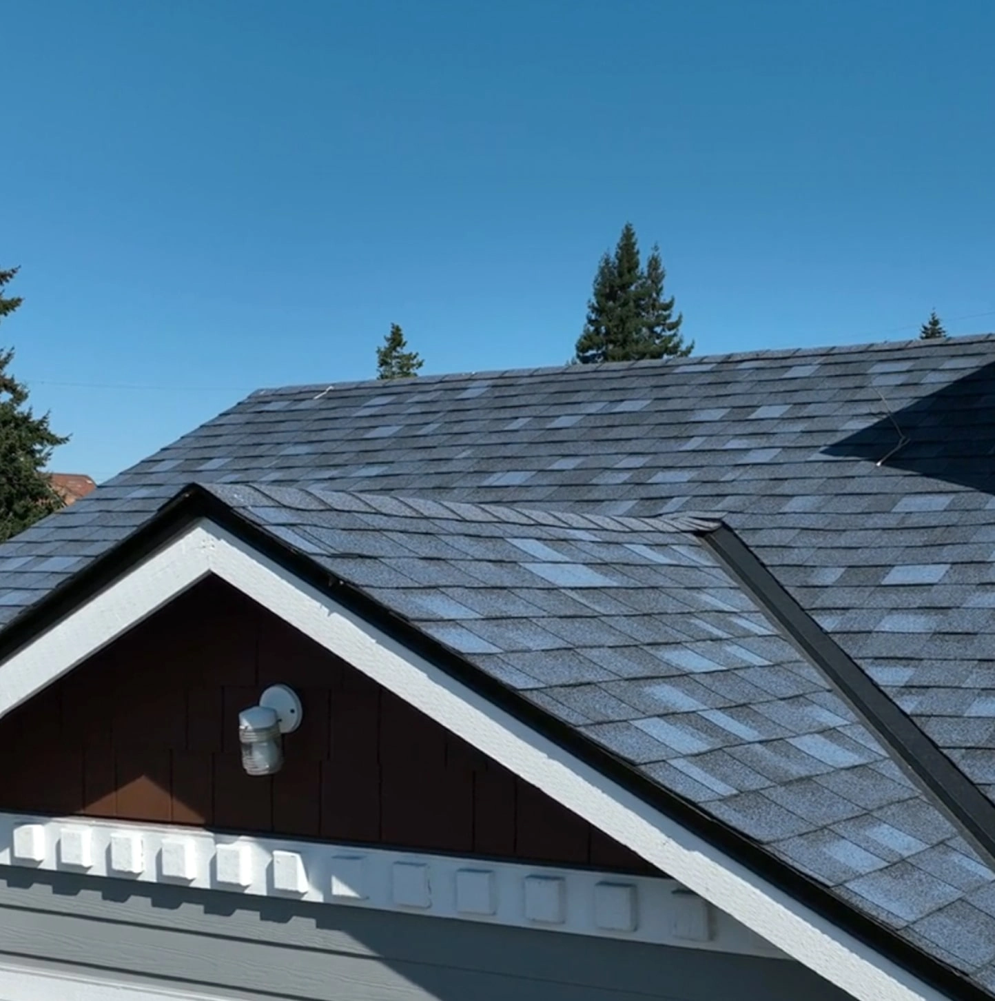 Florida home with Dynasty Atlantic Blue roof