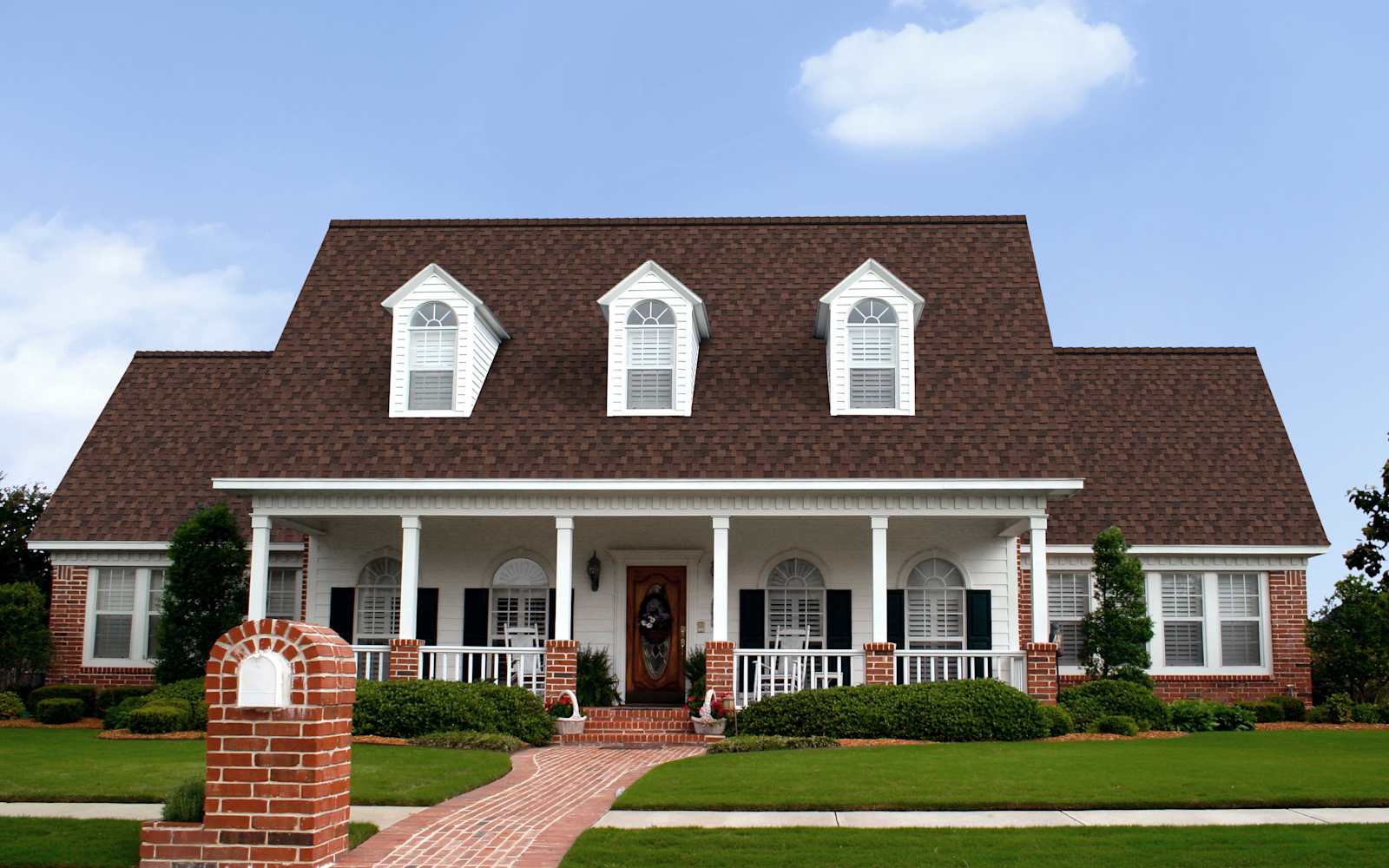 Florida home with Duration Brownwood roof