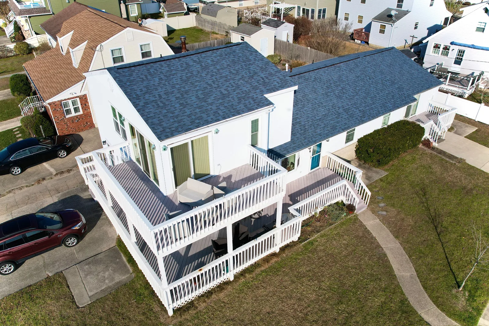 Florida home with Duration Harbor Blue roof