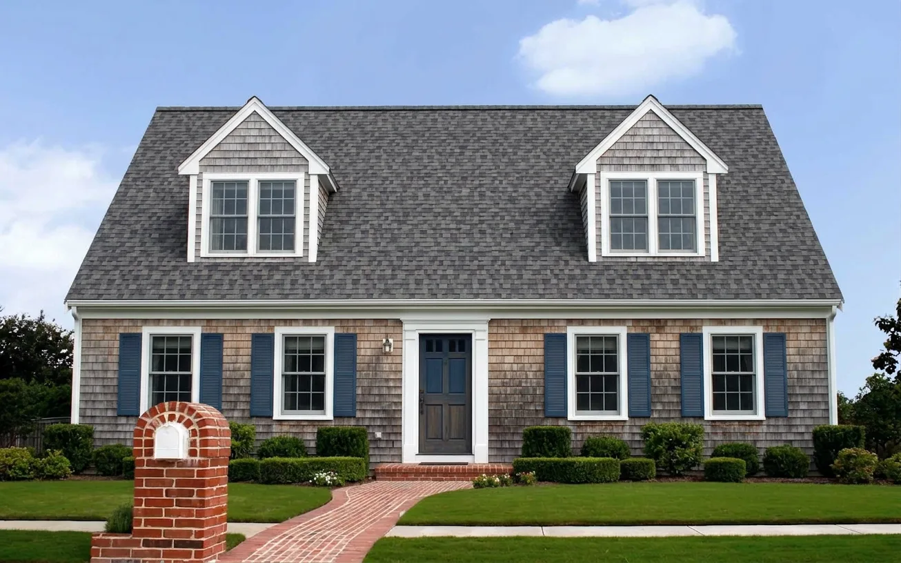 Florida home with Duration Midnight Plum roof